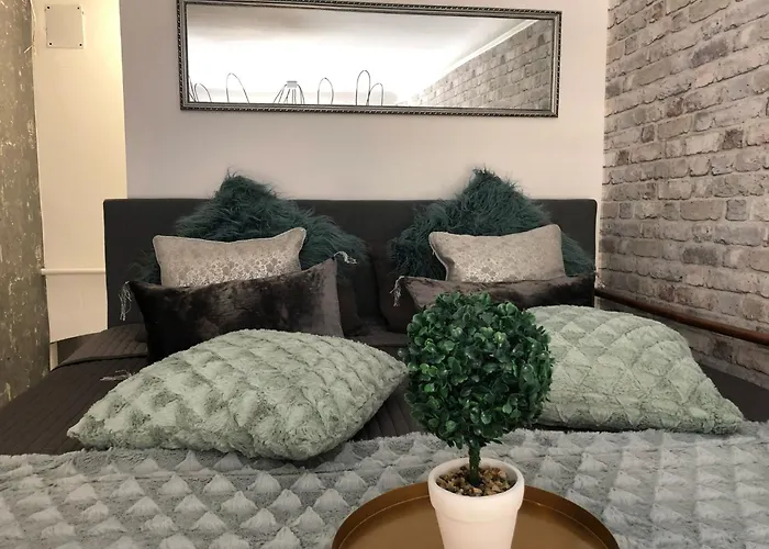 Corvin Apartment Near Semmelweis And Heimpal