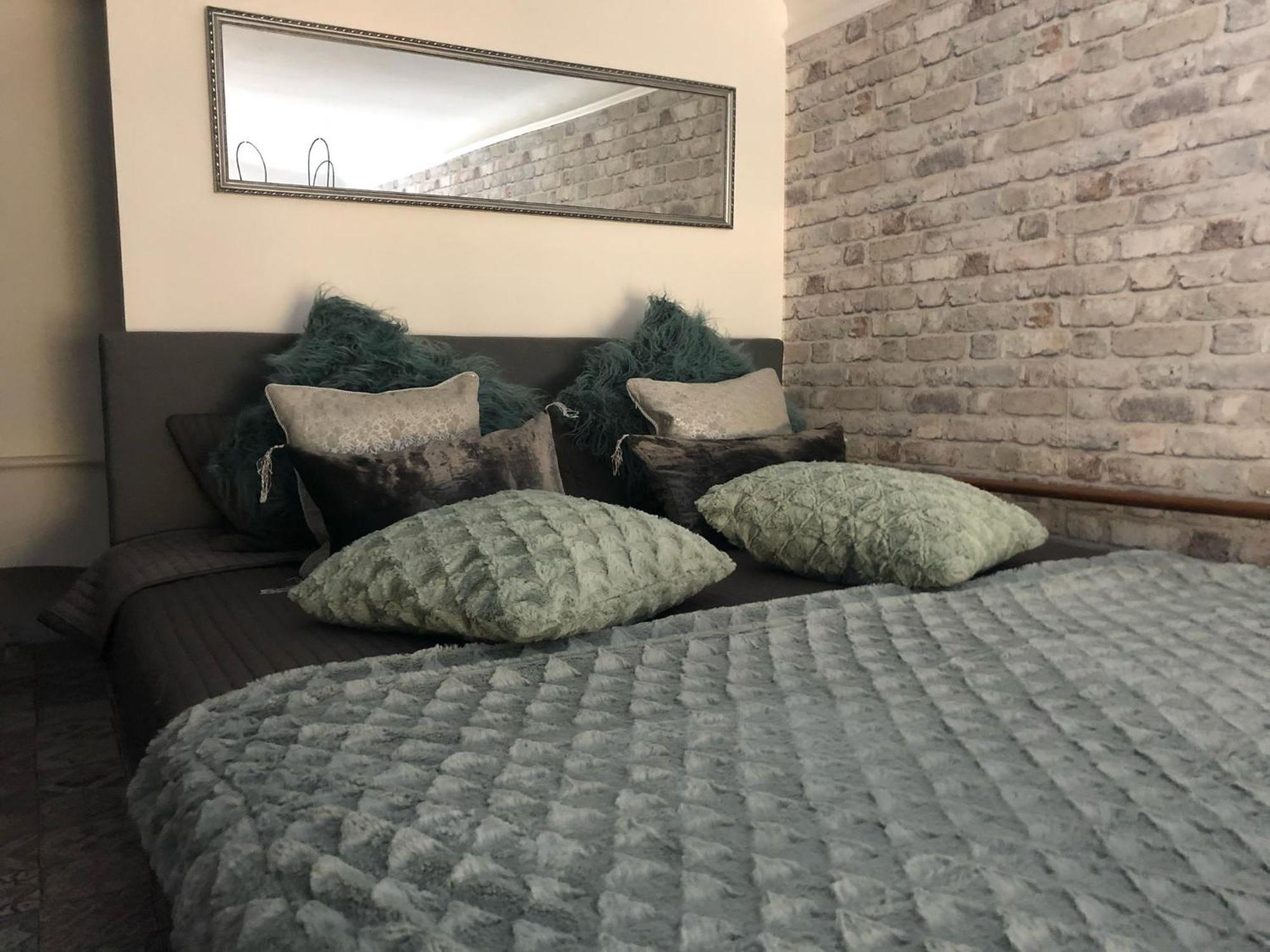 Apartamento Corvin Near Semmelweis And Heimpal *